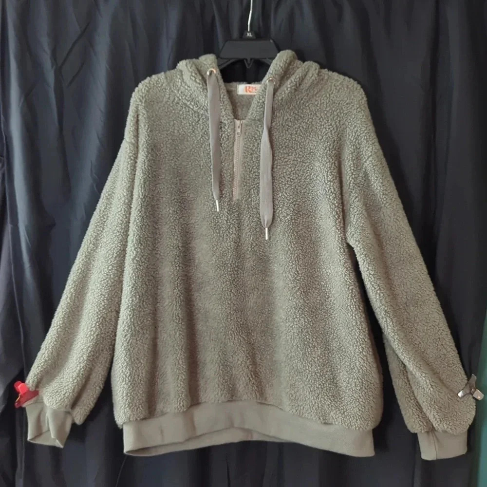 Reach Me‎ Pullover. XL.